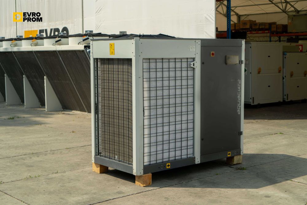 Чіллер / Чиллер CIAT AQUACIAT2 EVO LDC240V 61 кВт. Охолоджувач рідини.