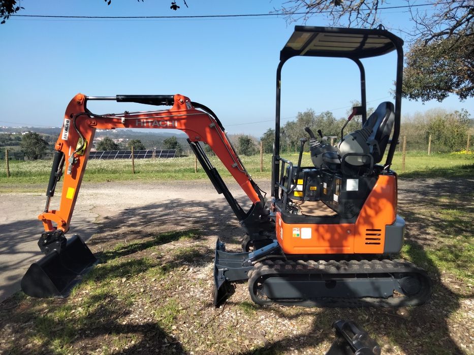 Mini Escavadora Giratória HITACHI ZAXIS 19U