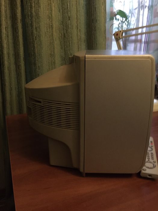 Телевизор SHARP 14LM-40E.