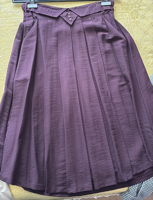 Saia Vintage Plissada Lello's – Bôrdo/Vinho (Tamanho 38)