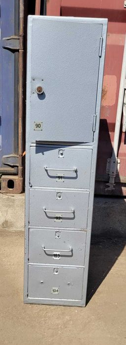 Regał warsztatowy 132 x 68 x 32 cm