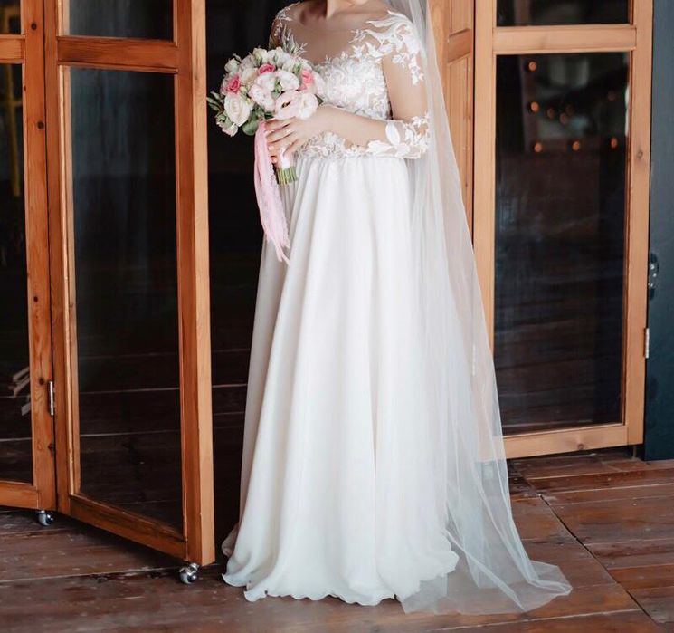 Продам весільну сукню