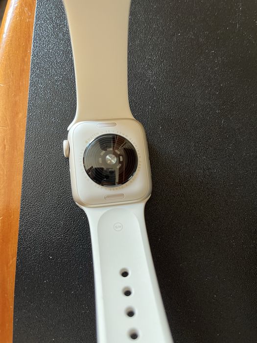 Apple Watch SE GPS 2024 NOVO c ecra partido