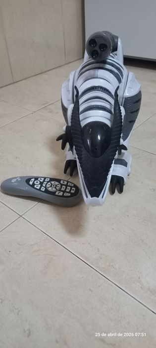 Interactive Dinosaur with Remote Control460498598270095361