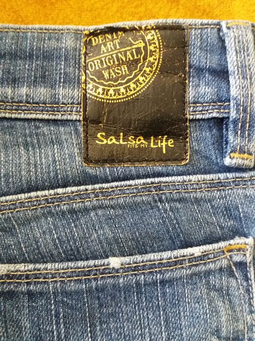 Calças novas da salsa