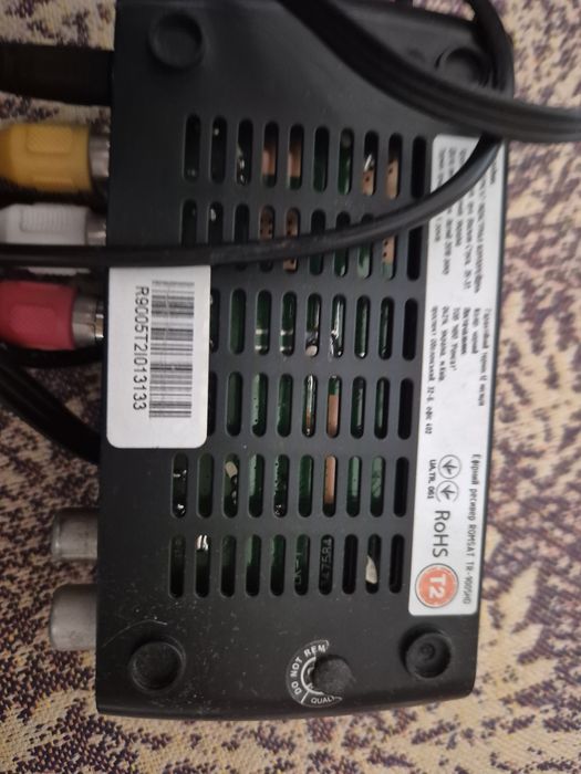 цифровий ефірний приймач ресивер  (Т2-тюнер) Romsat TR- 9005HD.
Нова