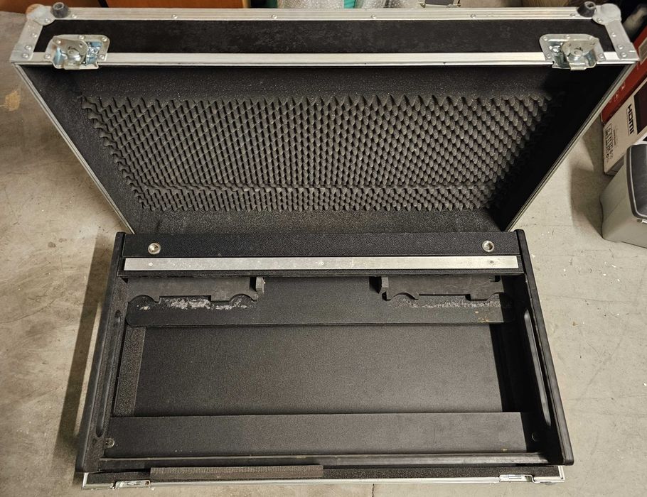 Pioneer DJM 2000 Nexus + Flight Case Tripla:
