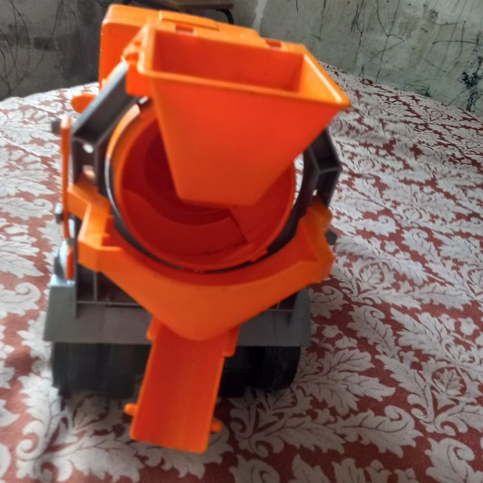 Детская машинка бетономешалка б. у.