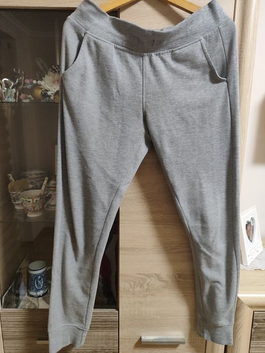 Spodnie jasnoszare dresowe damskie M