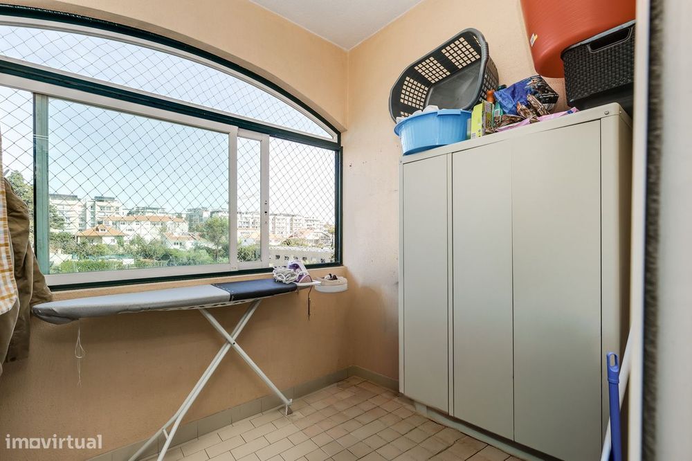 T3 no Condomínio Riviera com Piscina, Ginásio e 2 Parques junto à Prai