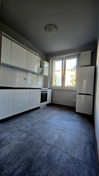 Bezposrednio 2 pokoje oddzielna kuchnia 49m, kamienica 1958r, ul. Siedlecka 56