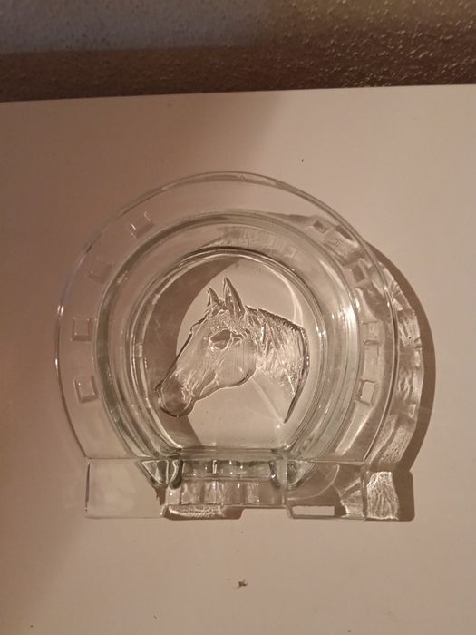 Cinzeiro ferradura cavalo