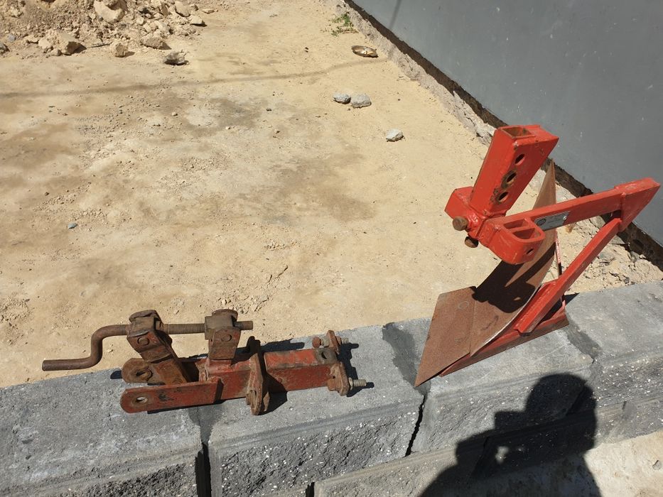 Продам Мотоблок МТЗ 05 + Приципне +Окучники+Плуг +Грунтозацепи металеві...