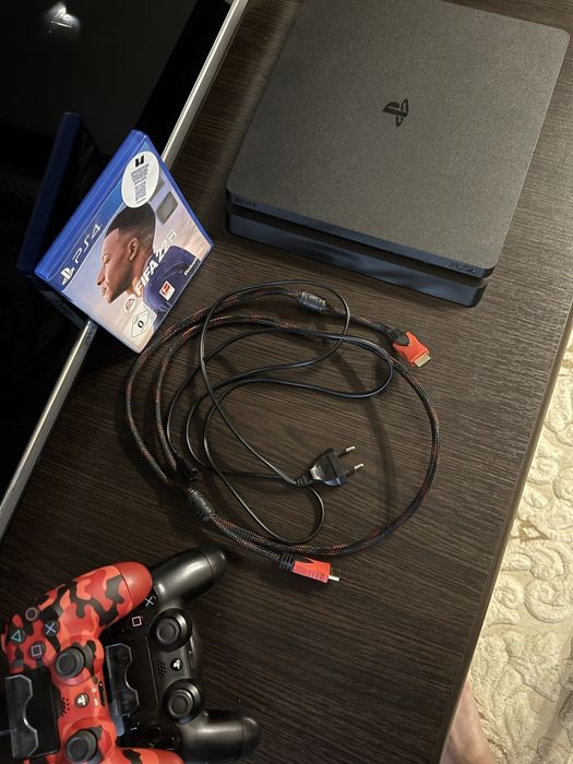 Playstation 4 slim в ідеальному стані