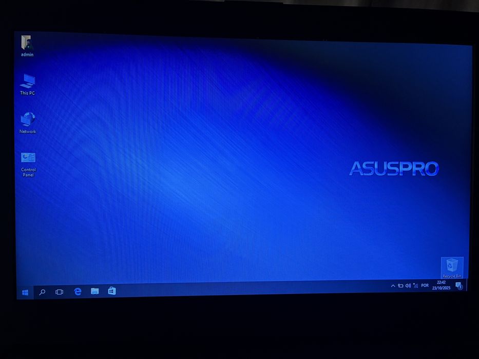 Portatil ASUS Notebook P2420LA (como novo)