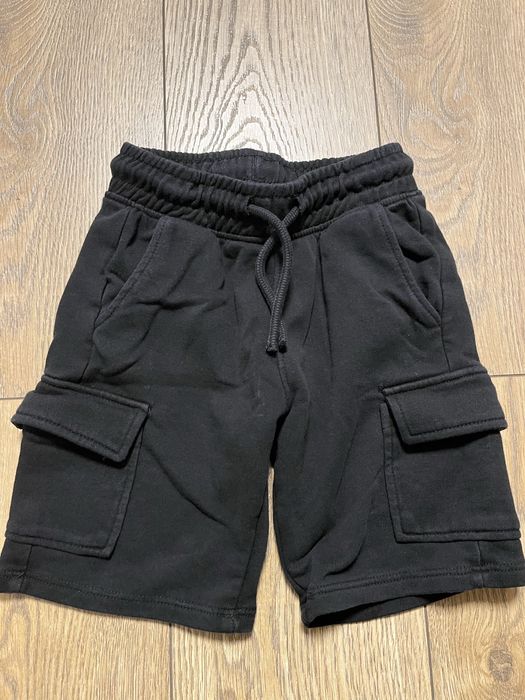 Krótkie spodenki bojówki H&M 104