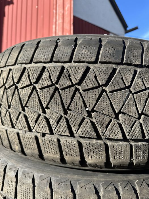 Гума зимова BRIDGESTONE BLIZZAK 265/50.18
