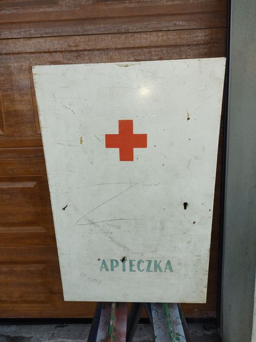 Apteczka z czasów PRL