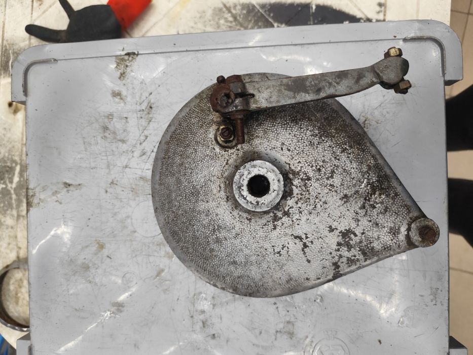 Szczękotrzymacz MZ ETZ 250 tył