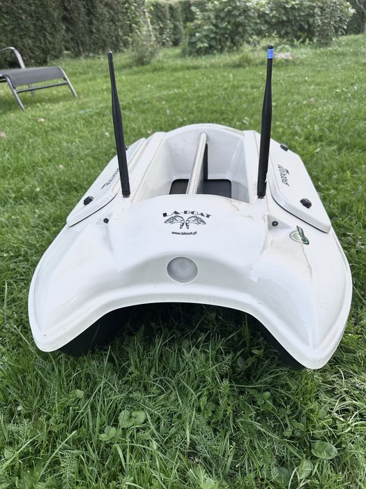 Łódka zanętowa Baracuda+deeper+NaviBoat