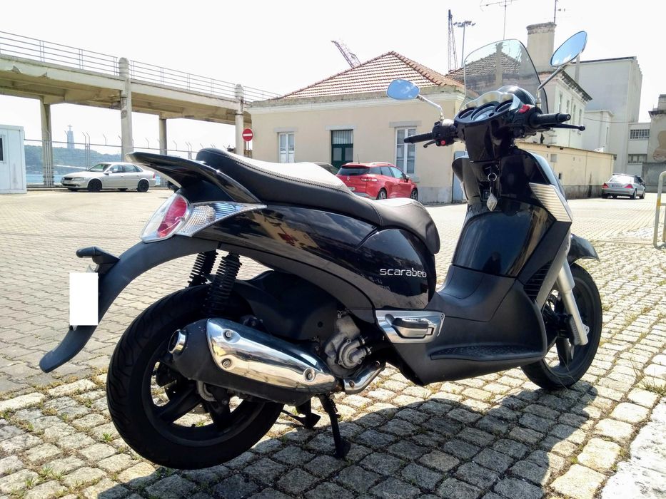 Aprilia Scarabeo 300 S - versão Nero