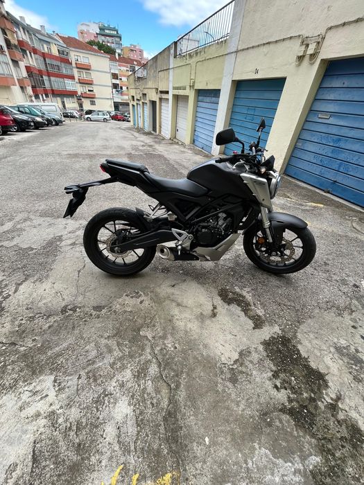 Honda CB125R impecável