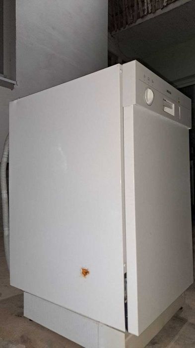 Посудомийна машина BOSH