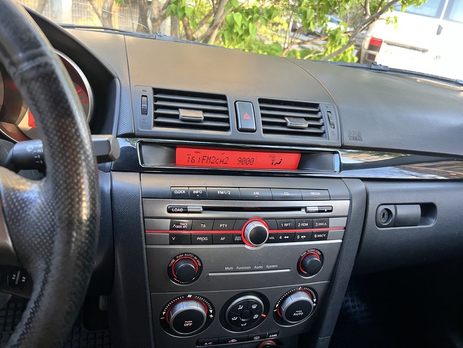 Продам mazda 3  2007г