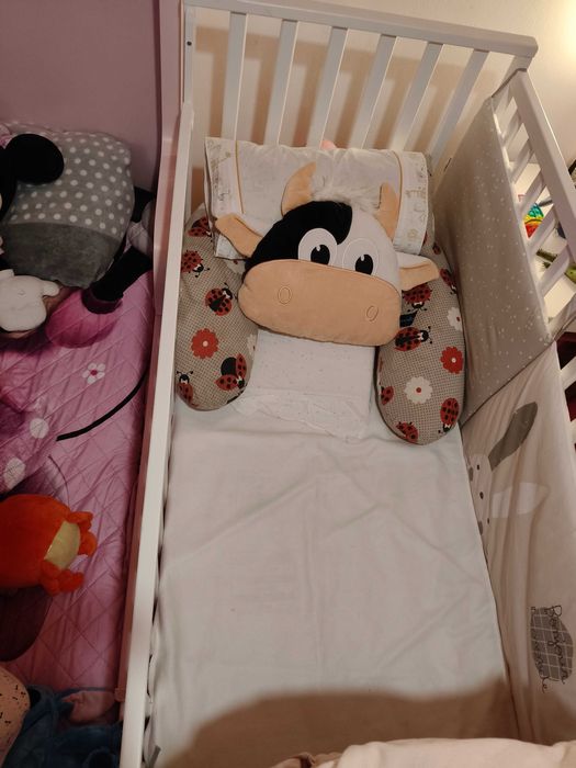 Cama de dormir c/colchão com plástico