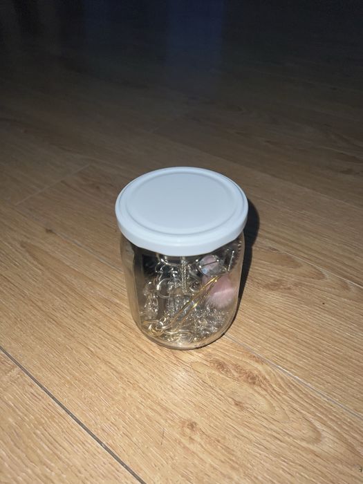 Sloik z pierdolkami bizuteria akcesoriami