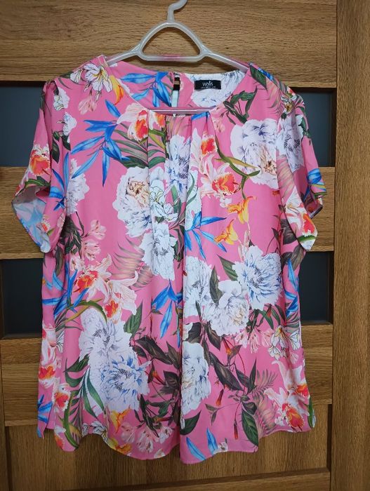 Bluzka w kwiaty 48
