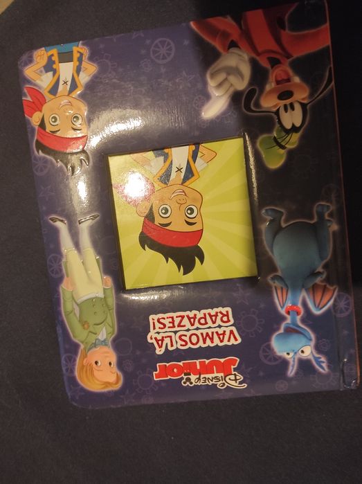 Livros e puzzle para criança