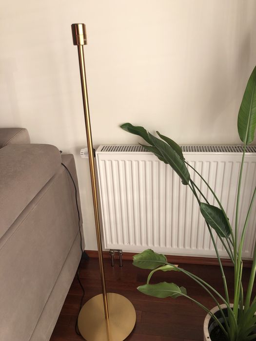 Lampa podlogowa zlota