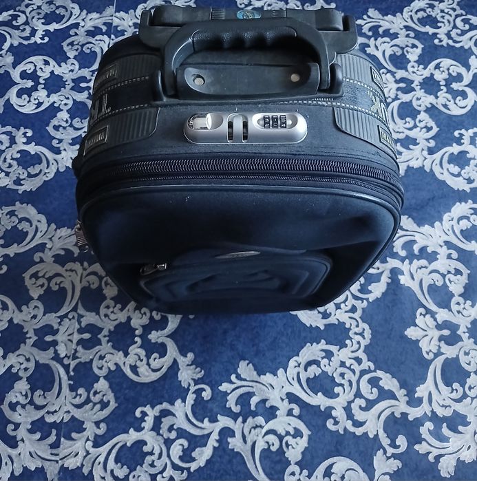 Чемодан маленький