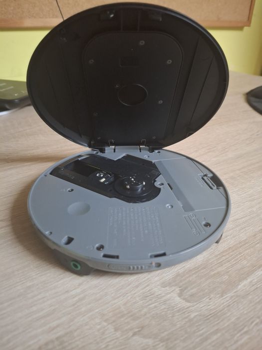 Sony CD Walkman D-NE241