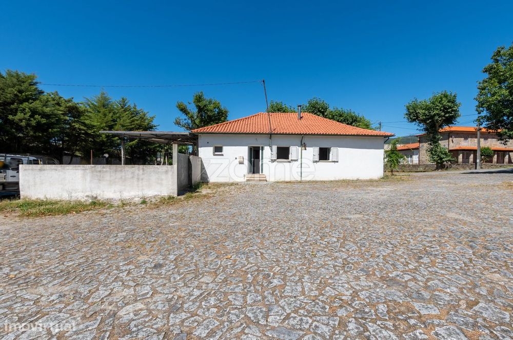 Moradia T3 térrea em Vila Verde