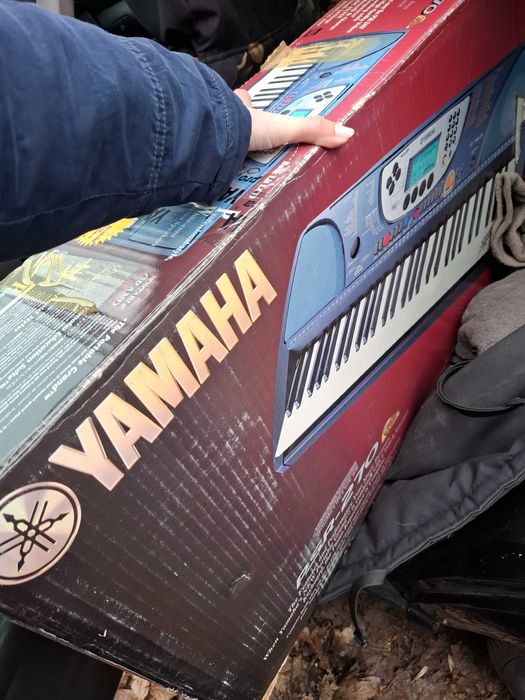 Keyboard Yamaha PSR-270 pianino