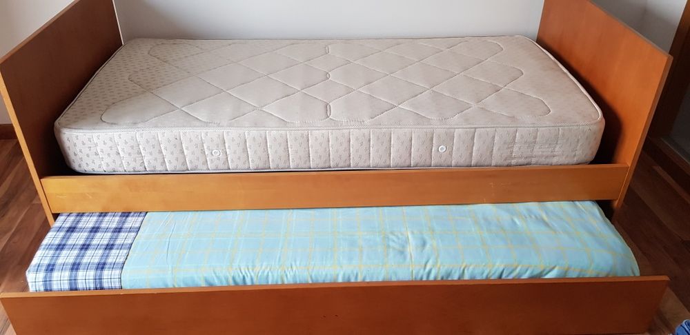 2 camas +2 colchões individuais