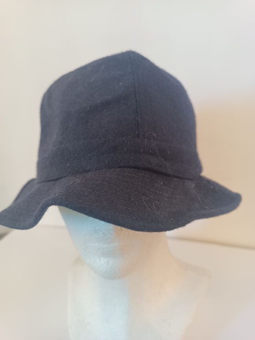 Vintage Wełniany Kapelusz Cloche / Bucket Hat – Klasyczna Elegancja