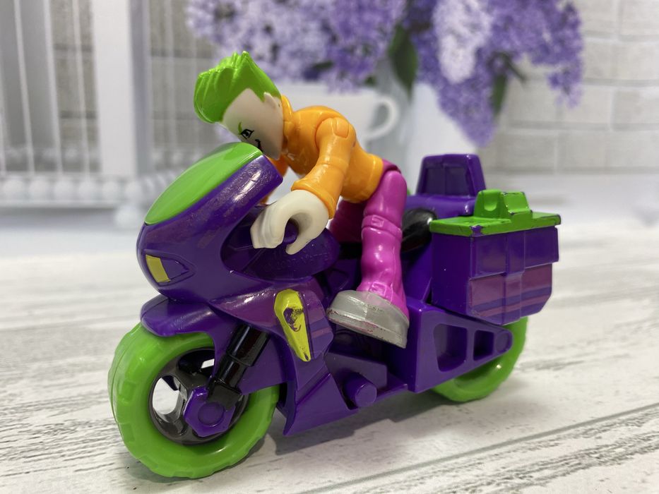 Іграшки Fisher-Price Imaginext DC Super Friends база Бетмена, Джокера