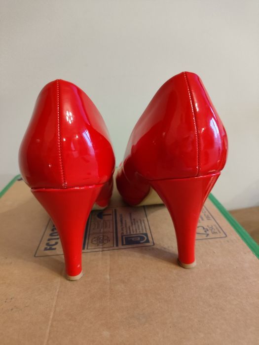 Szpilki czerwone rozmiar 39