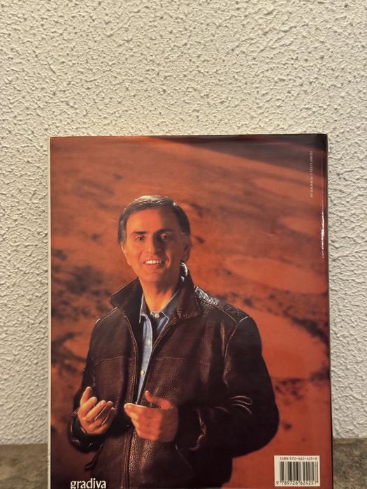 Livro O Ponto Azul Claro, de Carl Sagan