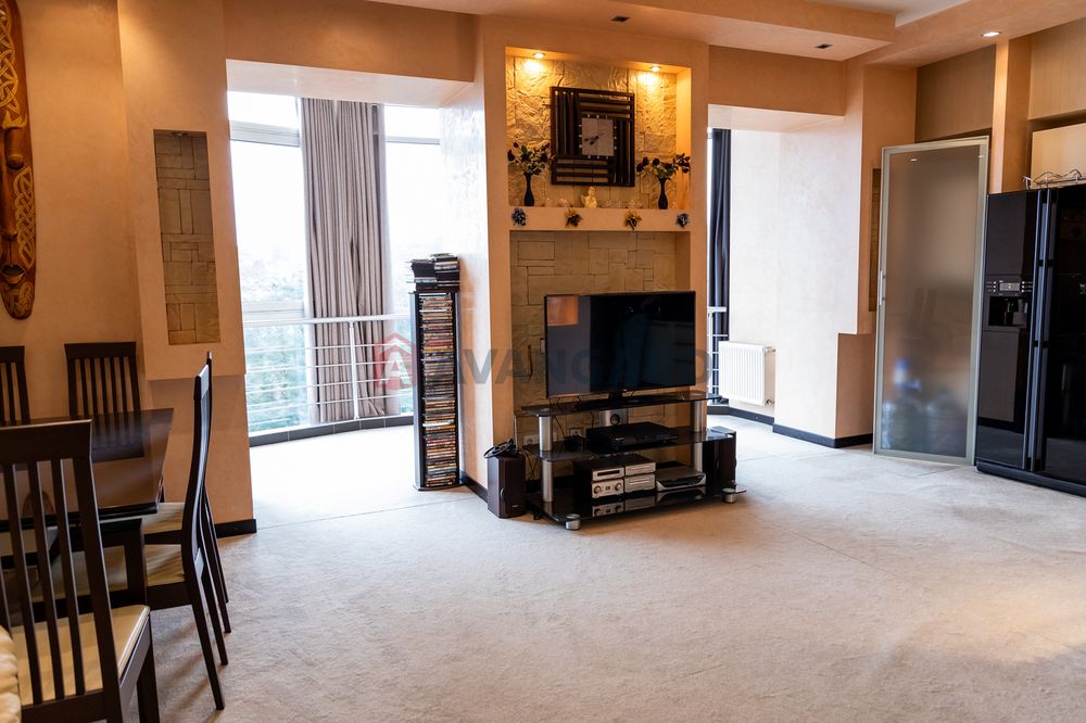 Продам гарну 3к квартиру з ремонтом в центрі ЖК Каскад