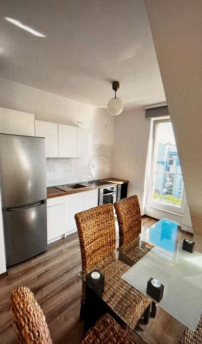 Sprzedam krzesła i stół