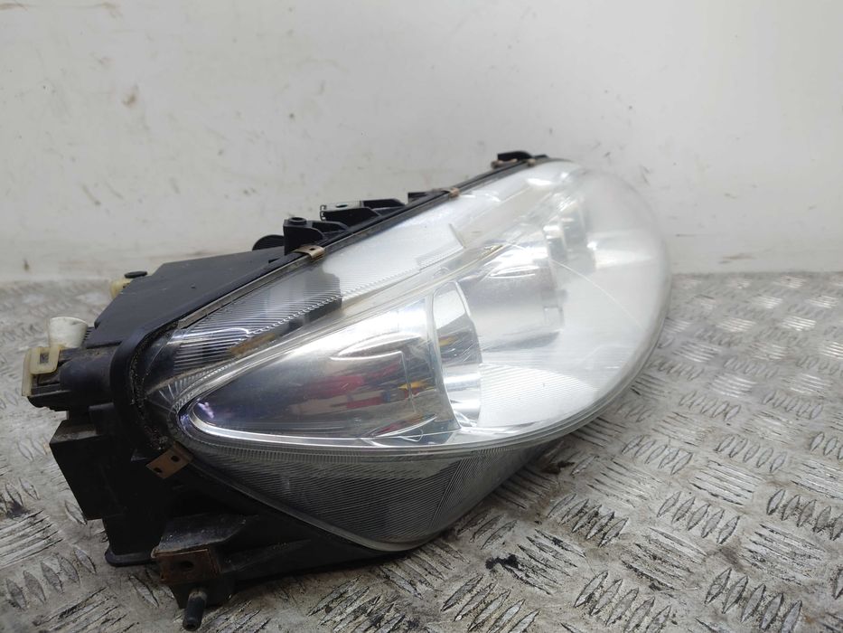 Mazda 6 I GG Lampa Prawa Przednia Prawy Przód Xenon