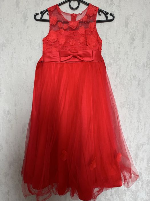 Нарядне плаття для дівчинки