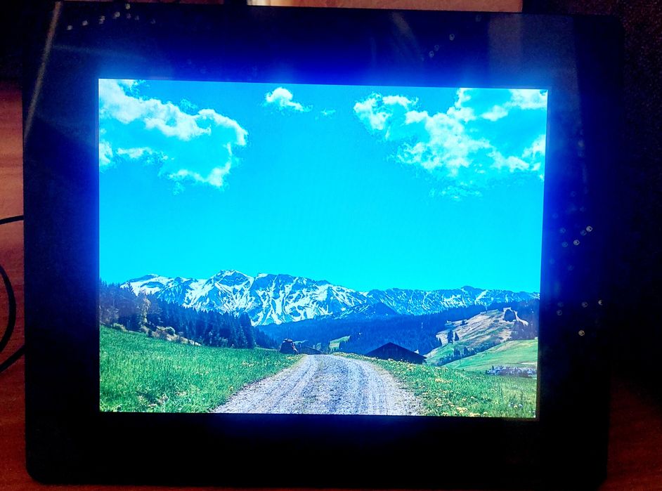 Цифрова фоторамка Texet 10 дюймів. Роздільна здатність 1024 x 768