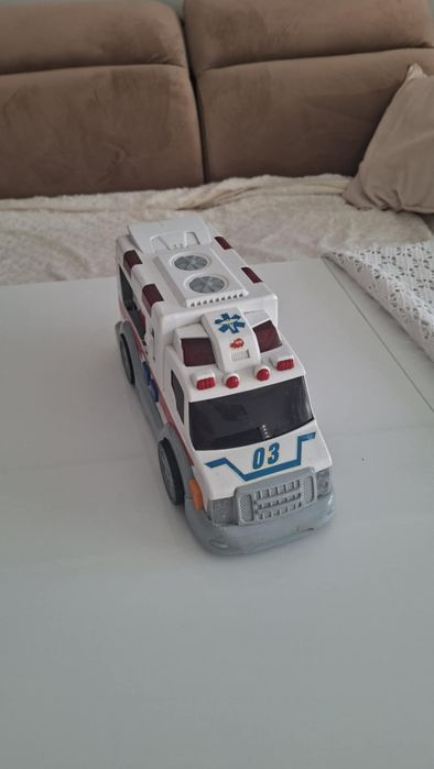 Karetka ambulans pojazd