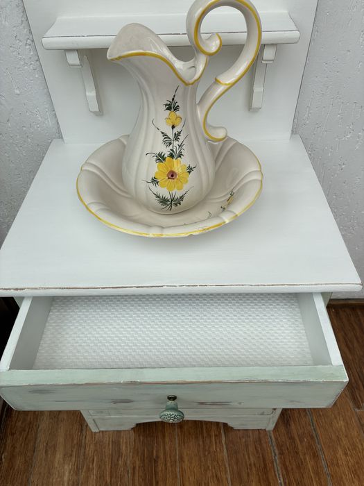 Szafka do lazienki lub sypialni