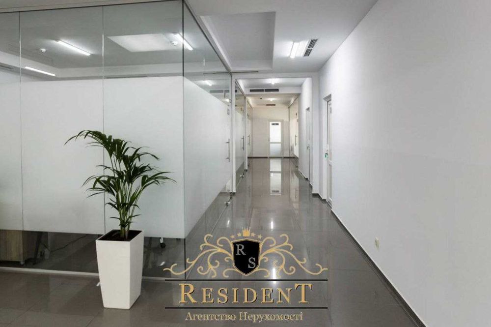 Продаж помещения в центре с Арендатором